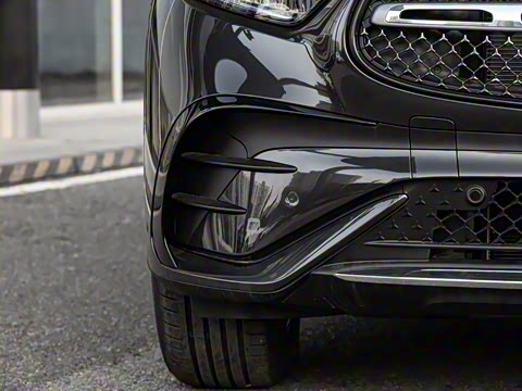 2025�� �Ŀ� GLC 260 L 4MATIC ������