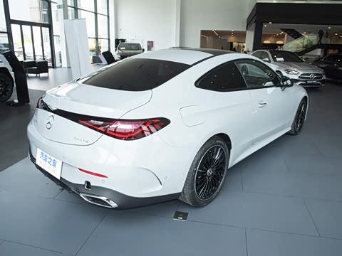 2025�� CLE 300 4MATIC �����ͽ��ܳ�