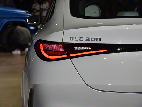 2025�� GLC 300 4MATIC ����SUV