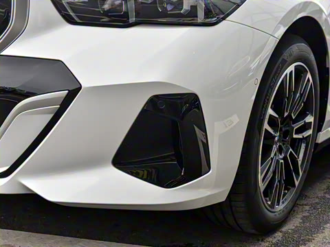 2024�� 525Li M�˶���װ