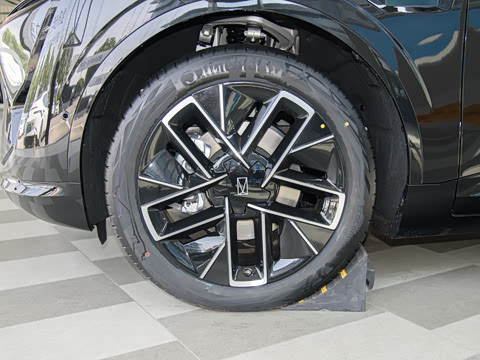 2025�� �Ŀ� Max ���̰�