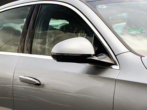 2024�� E 350 e L ���ʽ��϶����γ�