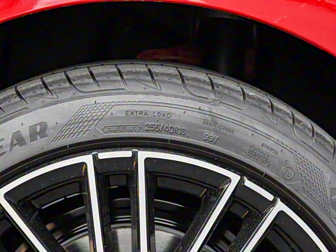 2025�� �Ŀ� C 260 L �˶���