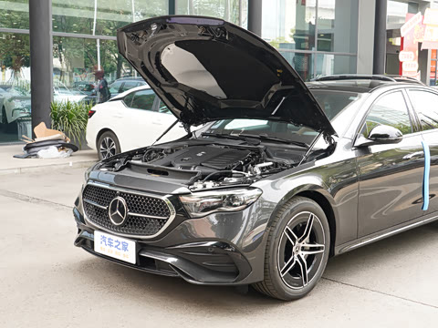 2025�� �Ŀ� E 300 ʱ�����˶���