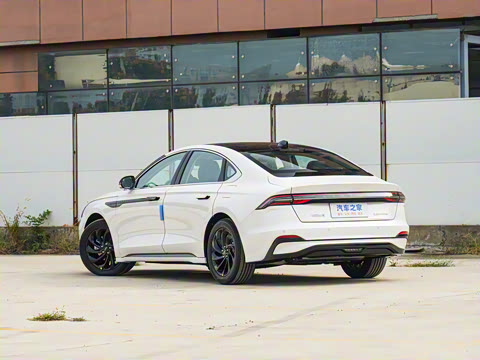2025�� 2.0T ���л춯��