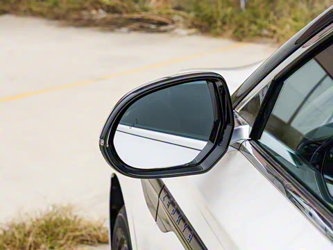 2025�� 2.0T ���л춯��