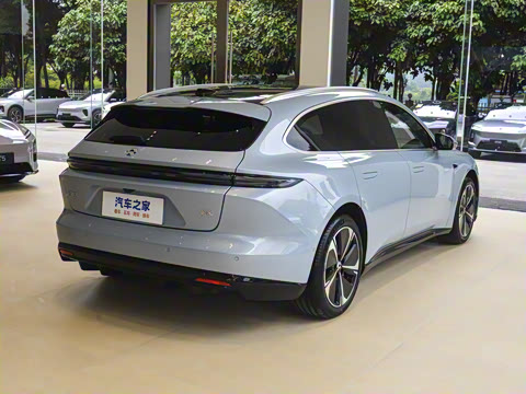 2025�� 75kWh Touring