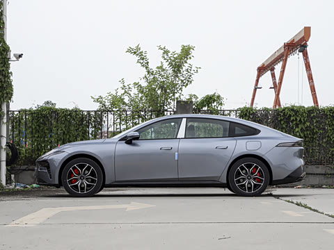 2025�� ���� 550ProѲ����