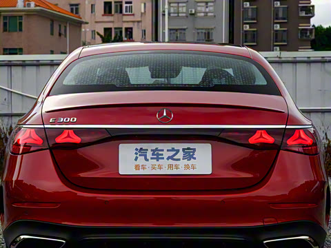 2024�� E 300 ʱ�����˶���