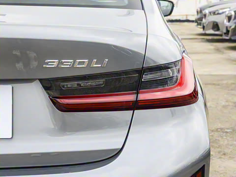 2025�� 330Li M�˶���ҹ��װ