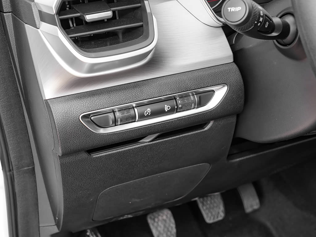 Geely Binyue Cool, Внедорожник 5 дв.: фото поколения