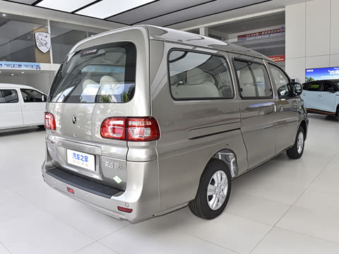 2024�� M5 1.6L ������7��CNG