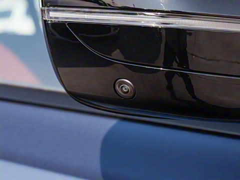 2025�� eDrive 40 L ��ҹ�˶���װ