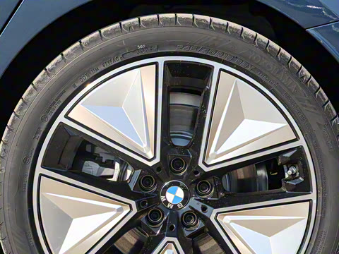 2025�� eDrive 40 L ��ҹ�˶���װ