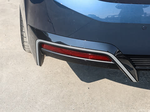 2025�� eDrive 40 L ��ҹ�˶���װ