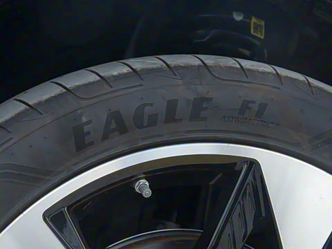 2024�� 1.5T 115km ���˻�Ӱ ���ڰ�