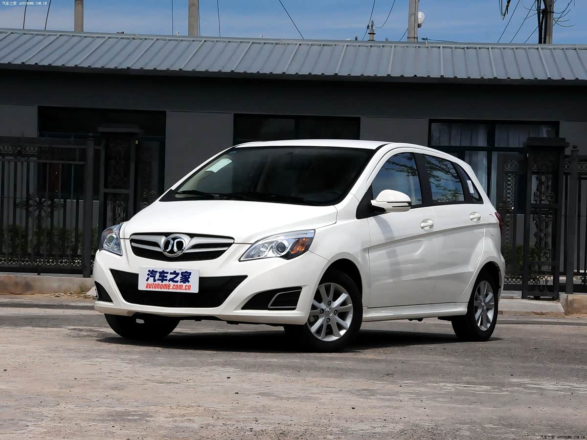 BAIC E