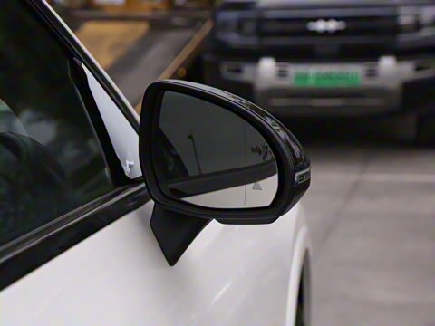 2025�� �Ŀ� GLC 260 4MATIC ����SUV