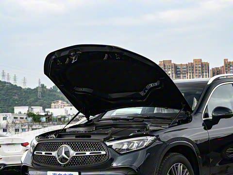 2025�� GLC 300 L 4MATIC ������ 5��