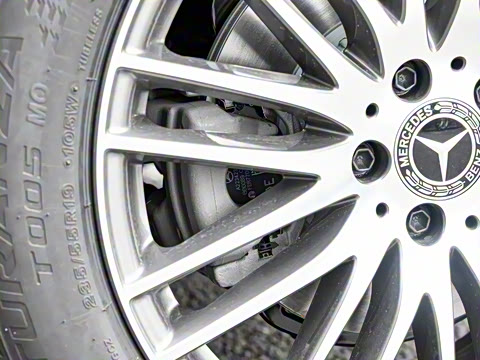 2025�� GLC 300 L 4MATIC ������ 5��