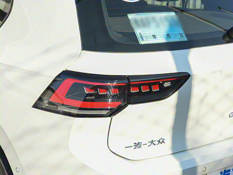 2025�� 300TSI R-Line