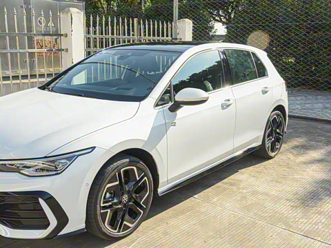 2025�� 300TSI R-Line