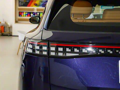 2025�� 636Ultra���Ȱ� 5��