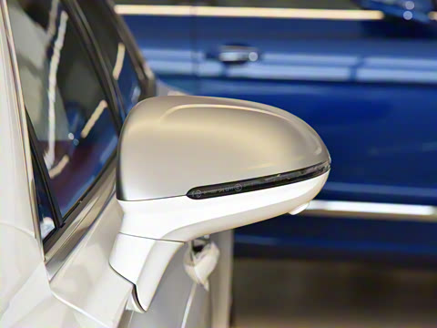 2026�� 4.0T V8 Mulliner