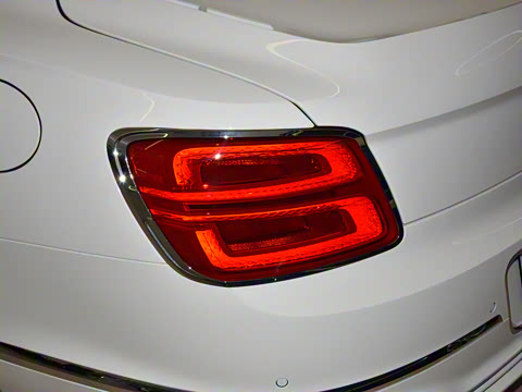 2026�� 4.0T V8 Mulliner