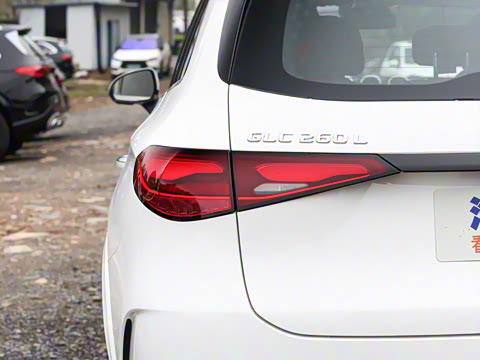 2025�� GLC 260 L 4MATIC ������