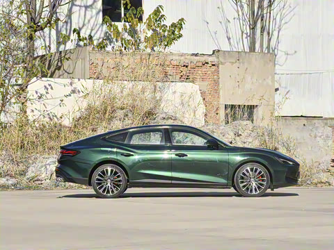 2025�� 2.0T 405 AT������