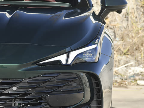 2025�� 2.0T 405 AT������