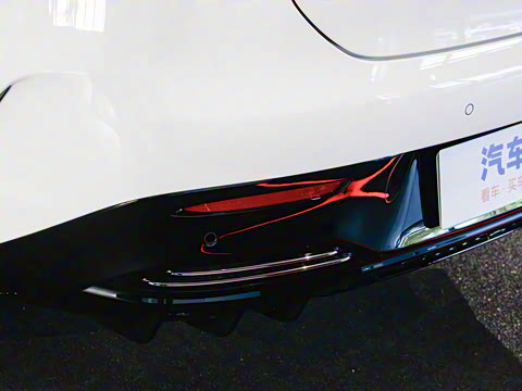 2025�� 500 4MATIC ������