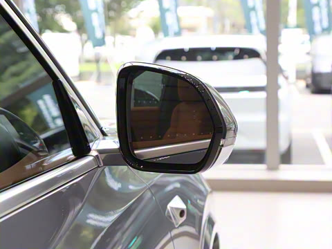 2025�� Ultra ���ܻ��°�