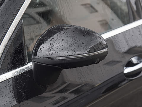 2025�� GLC 260 L 4MATIC ������