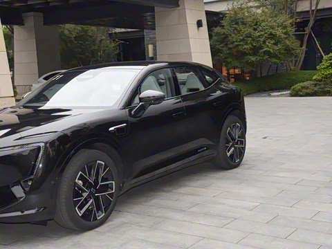 2025�� Ultra ���̰�