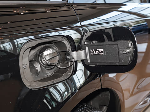 2025�� 400PS Dynamic SE