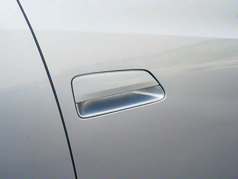 2025�� �Ǽݰ� 305km ���ɰ�