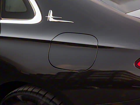 2024�� E 350 e L ���ʽ��϶����γ�