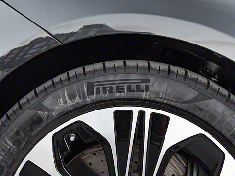 2024�� E 350 e L ���ʽ��϶����γ�