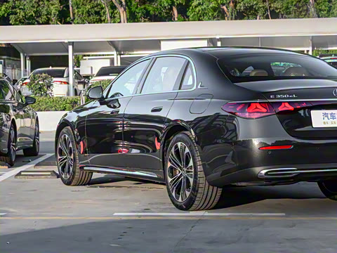 2024�� E 350 e L ���ʽ��϶����γ�