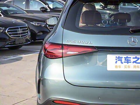 2025�� GLC 300 L 4MATIC ������ 5��