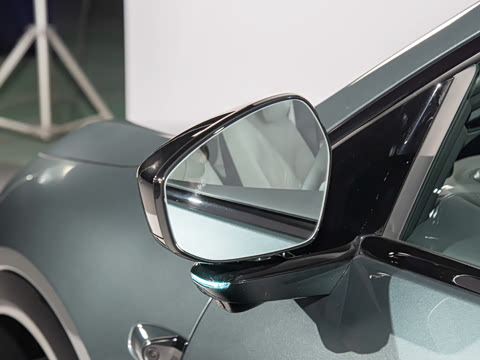 2025�� 702 �������� Ultra