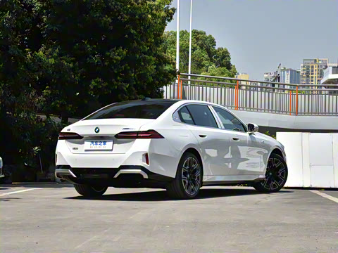 2025�� xDrive 50L M�˶���װ