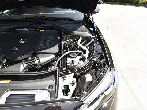 2025�� E 300 L ������