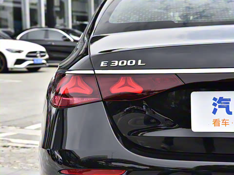 2024�� �Ŀ� E 300 L ������