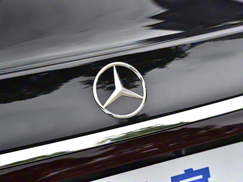 2024�� �Ŀ� E 300 L ������