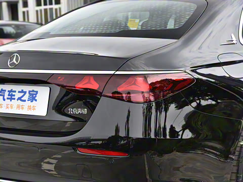 2024�� �Ŀ� E 300 L ������