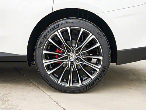 2025�� 2.0T 405 AT������