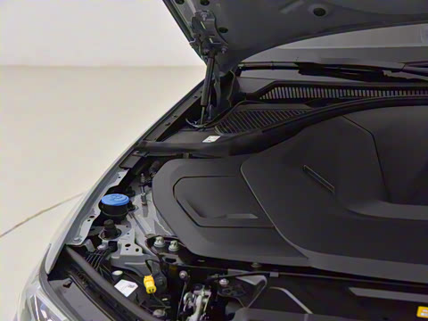 2025�� eDrive 40 L ��ҹ�˶���װ